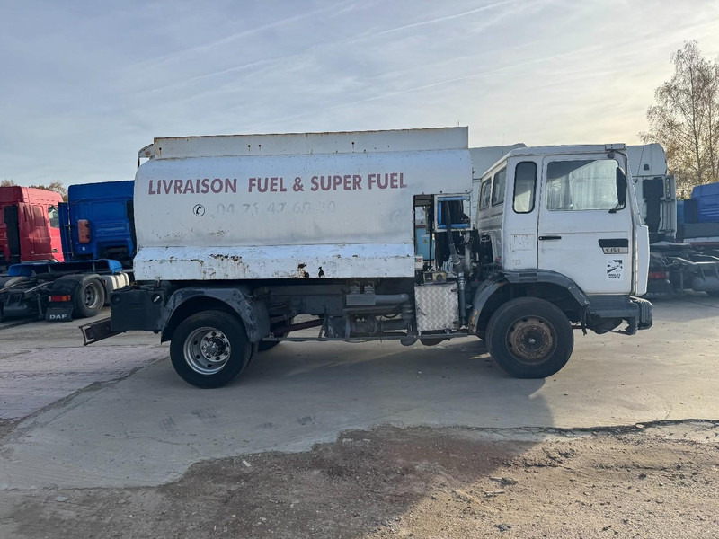 Renault S 150 SUSPENSION LAMES / 7000 L / POMPE & BOITE MANUELLE / CAMION FRANCAIS!!!) - Camion citerne: photos 4 Renault S 150 SUSPENSION LAMES / 7000 L / POMPE & BOITE MANUELLE / CAMION FRANCAIS!!!) - Camion citerne: photos 4