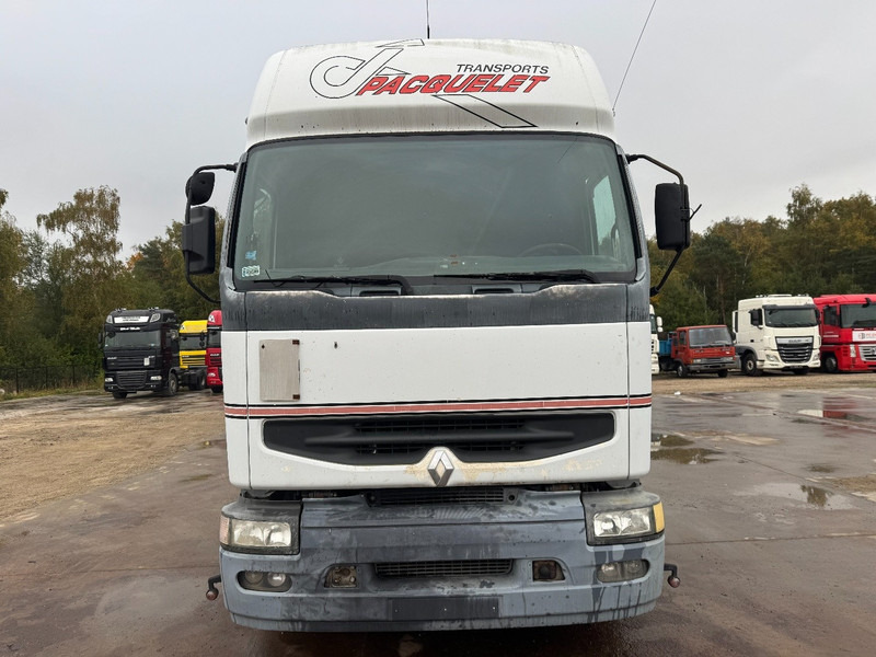 Renault Premium 385 (GRAND PONT / POMPE MANUELLE / PTO / HYDRAULIQUE POUR BENNE) - Tracteur routier: photos 2 Renault Premium 385 (GRAND PONT / POMPE MANUELLE / PTO / HYDRAULIQUE POUR BENNE) - Tracteur routier: photos 2
