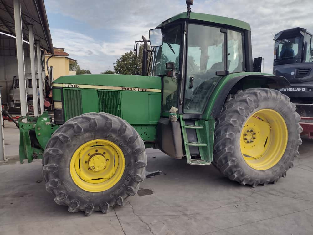 JOHN DEERE 6610 - Tracteur agricole: photos 1 JOHN DEERE 6610 - Tracteur agricole: photos 1