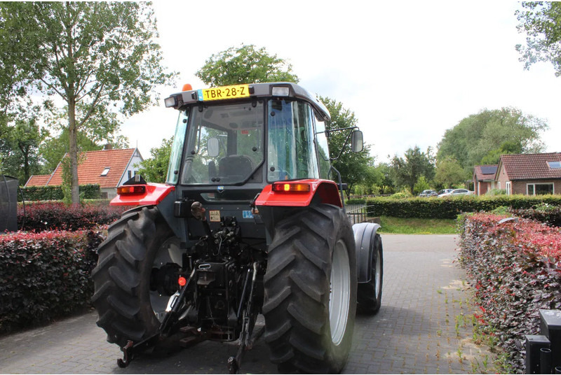 Massey Ferguson 4225 - Tracteur agricole: photos 4 Massey Ferguson 4225 - Tracteur agricole: photos 4