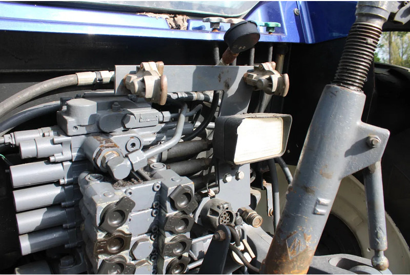Tracteur agricole New Holland G 190: photos 9