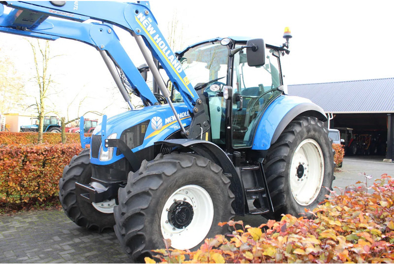 New Holland T5.105 Met voorlader - Tracteur agricole: photos 5 New Holland T5.105 Met voorlader - Tracteur agricole: photos 5