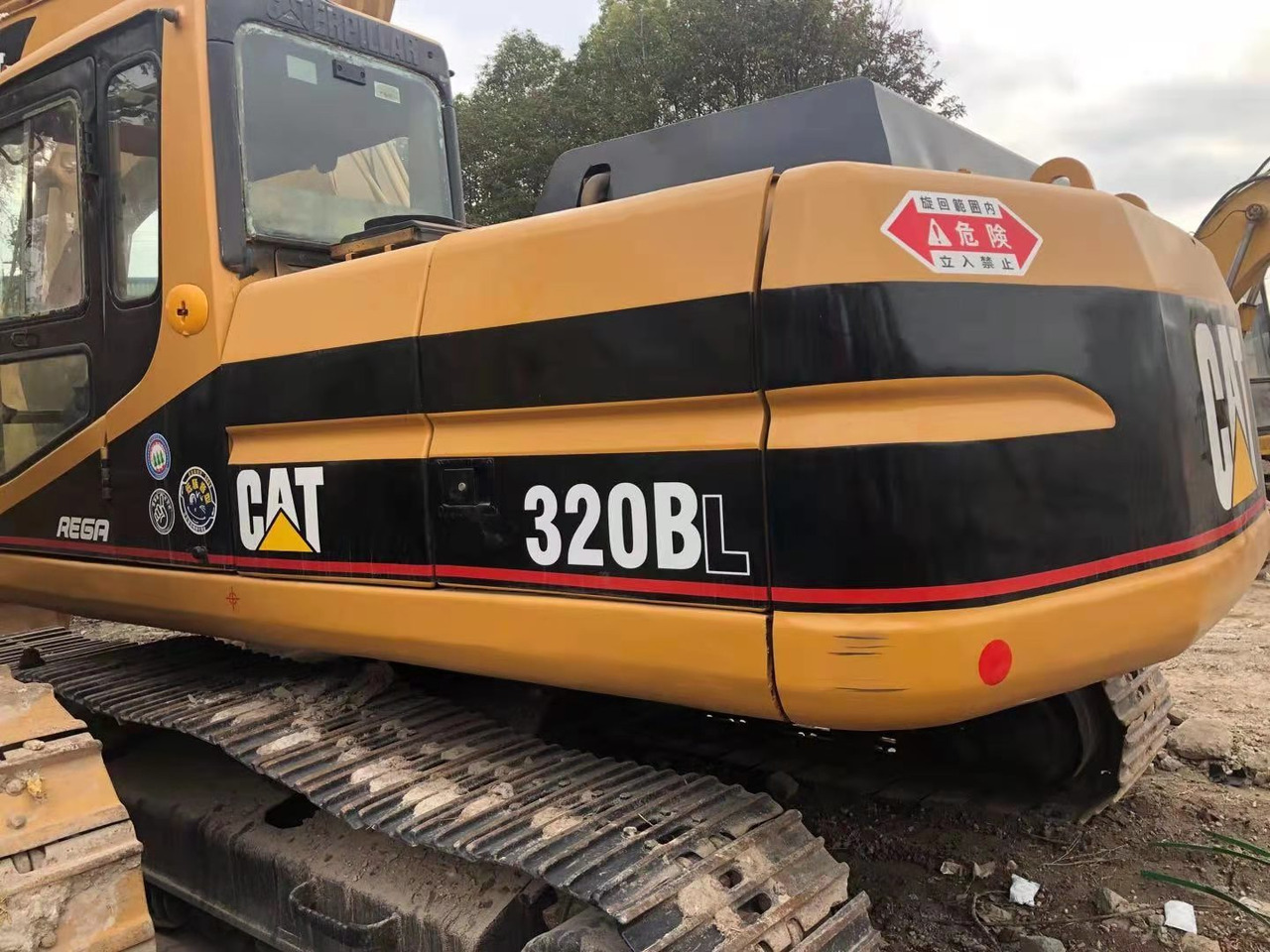 CATERPILLAR Used CAT 320b Excavator - Pelle sur chenille: photos 1 CATERPILLAR Used CAT 320b Excavator - Pelle sur chenille: photos 1