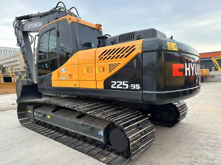 Excellent Performance Korea Brand Hyundai 225-9 Excavator with 800mm Wide Truck Shoe on Hot Sale Used hyundai 220 225 Excavator - Pelle: photos 2 Excellent Performance Korea Brand Hyundai 225-9 Excavator with 800mm Wide Truck Shoe on Hot Sale Used hyundai 220 225 Excavator - Pelle: photos 2