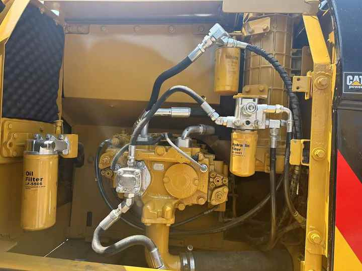 Good Condition Used Cat Excavator 320D2 Caterpillar Second Hand Excavator 312D 315D 320d for Sale - Pelle sur chenille: photos 5 Good Condition Used Cat Excavator 320D2 Caterpillar Second Hand Excavator 312D 315D 320d for Sale - Pelle sur chenille: photos 5