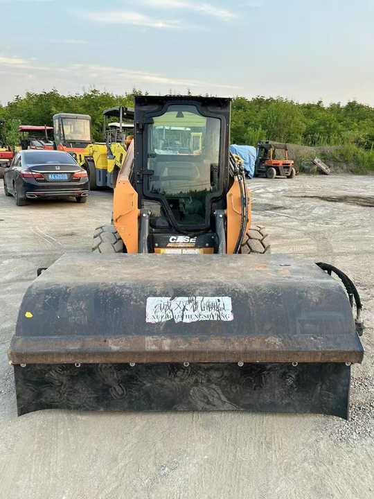 Hot-selling case Sr250 Skid Steer Loader with Low Working Hours and High Quality Used Case SR200 SR250 Skid Steer for Sale - Mini chargeuse: photos 5 Hot-selling case Sr250 Skid Steer Loader with Low Working Hours and High Quality Used Case SR200 SR250 Skid Steer for Sale - Mini chargeuse: photos 5