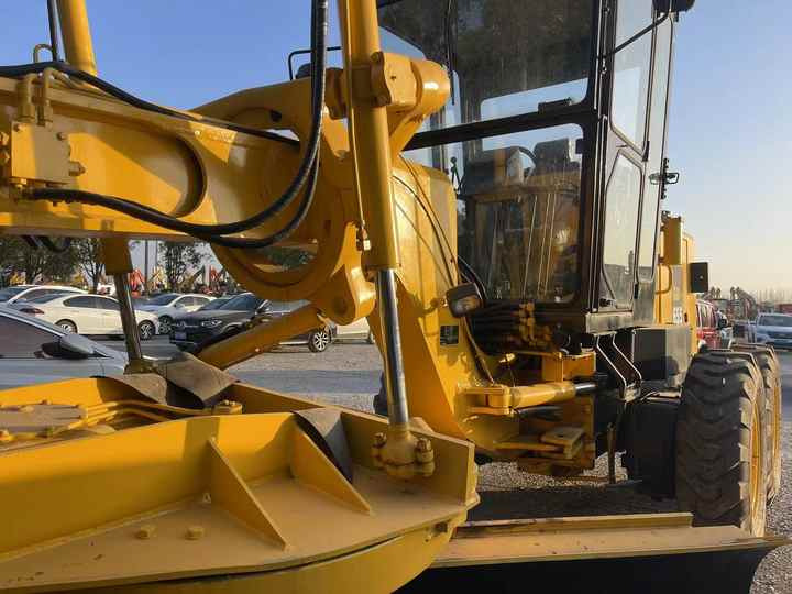 Japan Komatsu GD655 Motor Grader Cheap Price Komatsu Road Grader GD655 Good Condition in China - Niveleuse: photos 4 Japan Komatsu GD655 Motor Grader Cheap Price Komatsu Road Grader GD655 Good Condition in China - Niveleuse: photos 4