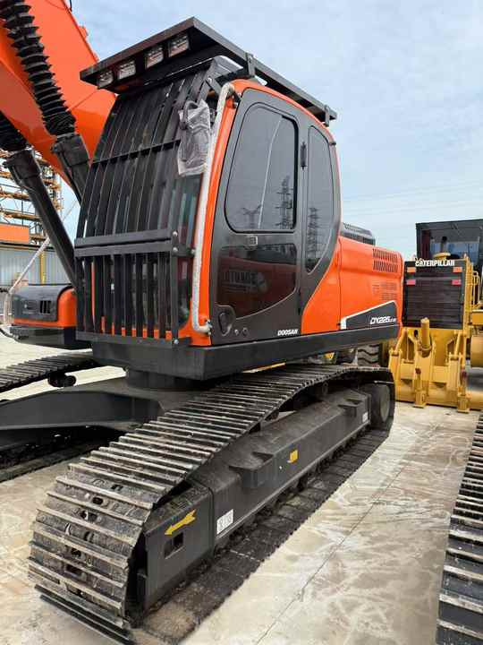 Used Doosan DX225LC-9C Hydraulic Excavator 25 Ton Doosan Dx225 Crawler Excavator with Excellent Performance Low Price for Sale - Pelle: photos 2 Used Doosan DX225LC-9C Hydraulic Excavator 25 Ton Doosan Dx225 Crawler Excavator with Excellent Performance Low Price for Sale - Pelle: photos 2