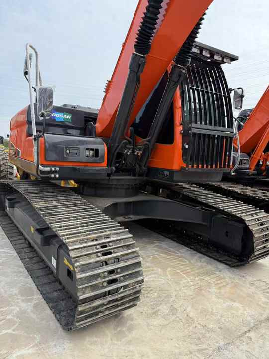 Used Doosan DX225LC-9C Hydraulic Excavator 25 Ton Doosan Dx225 Crawler Excavator with Excellent Performance Low Price for Sale - Pelle: photos 5 Used Doosan DX225LC-9C Hydraulic Excavator 25 Ton Doosan Dx225 Crawler Excavator with Excellent Performance Low Price for Sale - Pelle: photos 5