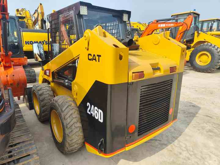 Used Front Loader Tractor CAT 246D Skid Steer Loader / Used Cat 226B 246C 246d Mini Skid Steer Loader in Stock - Mini chargeuse: photos 5 Used Front Loader Tractor CAT 246D Skid Steer Loader / Used Cat 226B 246C 246d Mini Skid Steer Loader in Stock - Mini chargeuse: photos 5