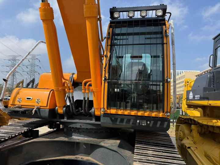 Used HYUNDAI305lc-9c Hydraulic Excavator with Excellent Performance hyundai Running Working Condition Low Price for Sale - Pelle: photos 4 Used HYUNDAI305lc-9c Hydraulic Excavator with Excellent Performance hyundai Running Working Condition Low Price for Sale - Pelle: photos 4