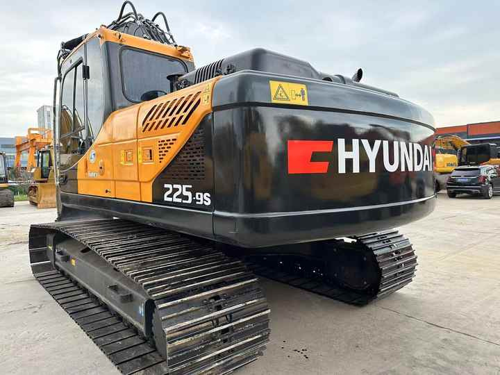 Used Hyundai 225LC-9S Hydraulic Excavator with Excellent Performance 90% New hyundai 225 Crawler Excavator for Sale - Pelle: photos 5 Used Hyundai 225LC-9S Hydraulic Excavator with Excellent Performance 90% New hyundai 225 Crawler Excavator for Sale - Pelle: photos 5