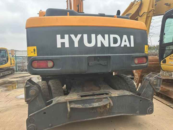 Used Hyundai Korea Hydraulic Excavator Hyundai 210-9 Excavator Excellent Condition 21 Ton Used Excavator for Sale - Pelle: photos 4 Used Hyundai Korea Hydraulic Excavator Hyundai 210-9 Excavator Excellent Condition 21 Ton Used Excavator for Sale - Pelle: photos 4