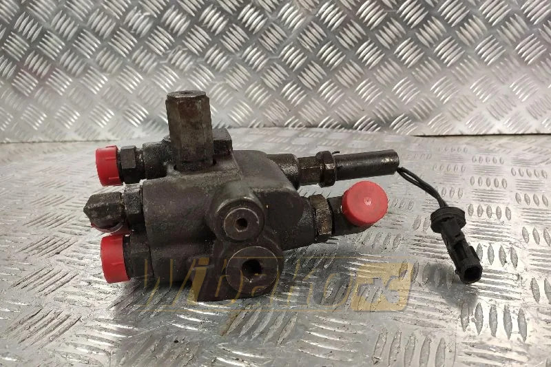 Case 921C - Valve hydraulique pour Engins de chantier: photos 1 Case 921C - Valve hydraulique pour Engins de chantier: photos 1