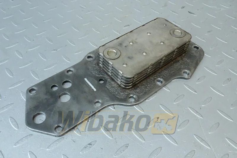 Cummins 3904320 - Radiateur d'huile pour Engins de chantier: photos 1 Cummins 3904320 - Radiateur d'huile pour Engins de chantier: photos 1