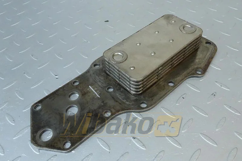Cummins 3921557 - Radiateur d'huile pour Engins de chantier: photos 1 Cummins 3921557 - Radiateur d'huile pour Engins de chantier: photos 1