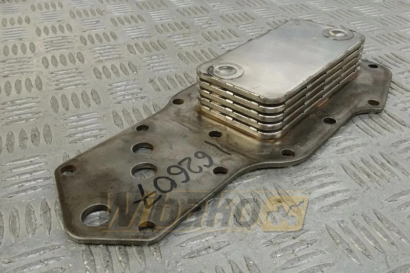 Cummins 3957543 - Radiateur d'huile pour Engins de chantier: photos 1 Cummins 3957543 - Radiateur d'huile pour Engins de chantier: photos 1