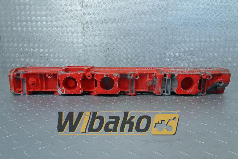Intake manifold Deutz 04284720 - Collecteur d'admission pour Engins de chantier: photos 1 Intake manifold Deutz 04284720 - Collecteur d'admission pour Engins de chantier: photos 1