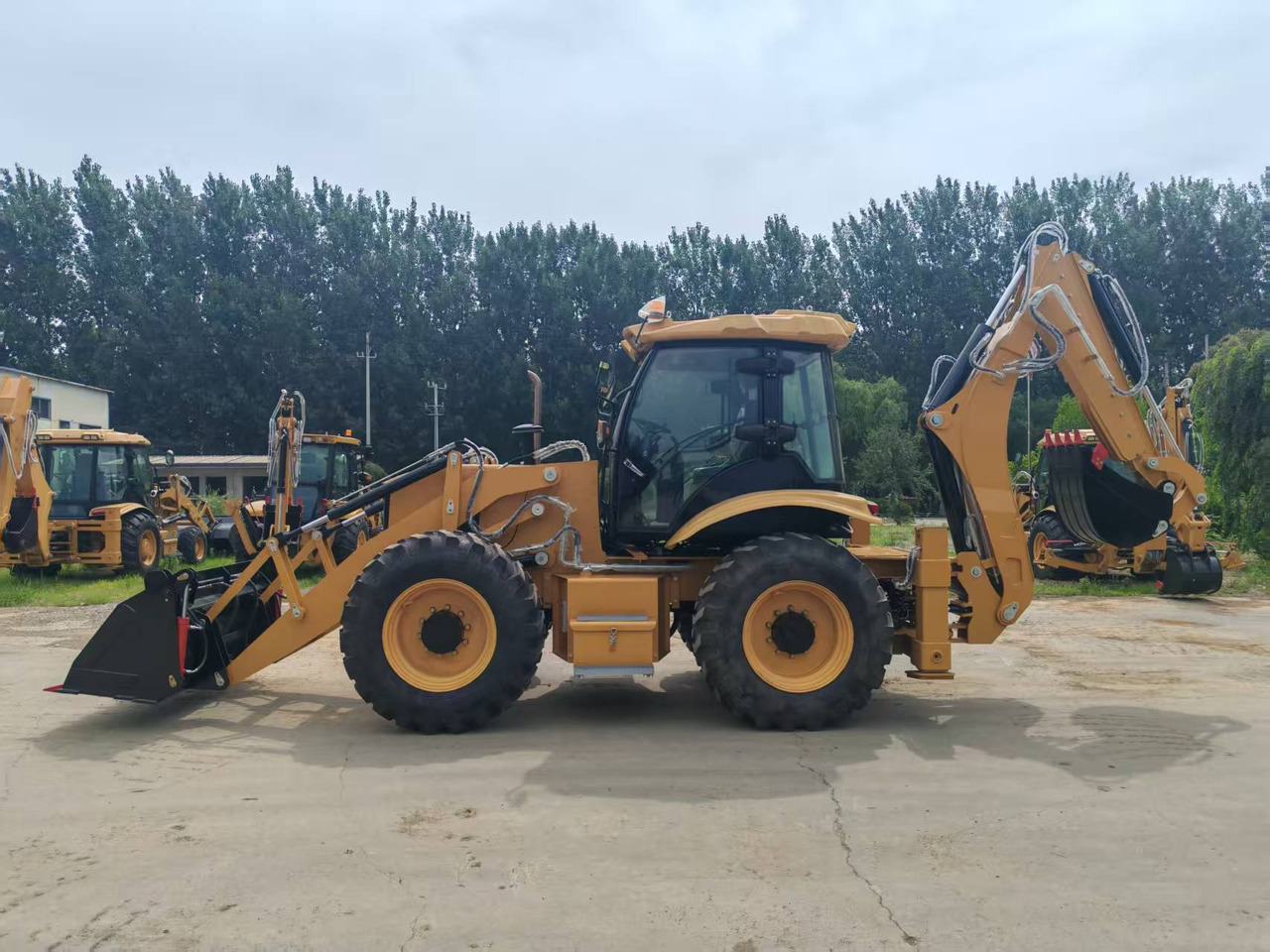 CATERPILLAR 4CX - Tractopelle: photos 3 CATERPILLAR 4CX - Tractopelle: photos 3