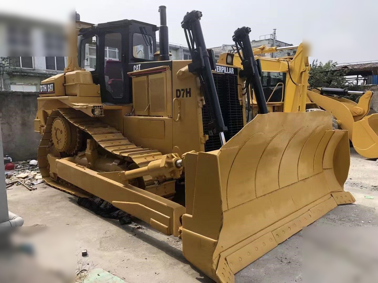 CATERPILLAR D7H - Bulldozer: photos 4 CATERPILLAR D7H - Bulldozer: photos 4