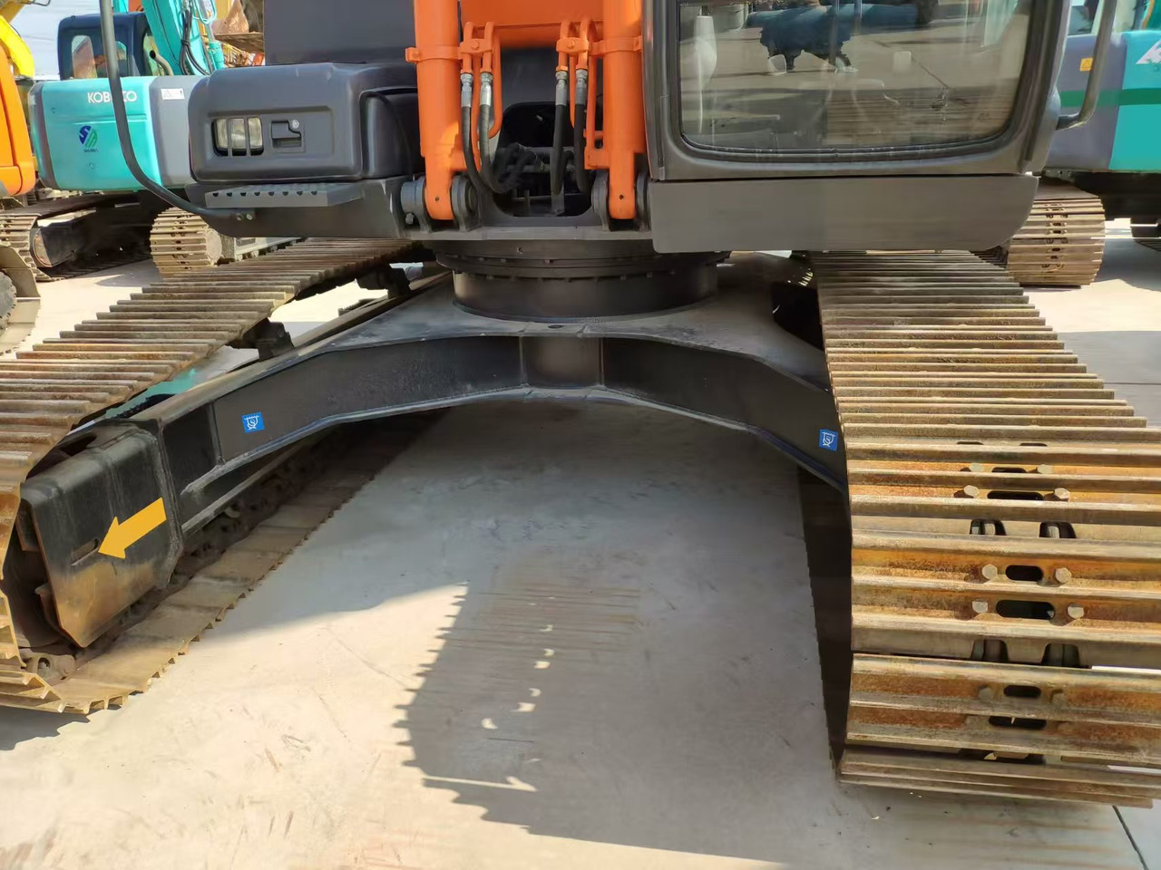 HITACHI ZX120 - Pelle sur chenille: photos 3 HITACHI ZX120 - Pelle sur chenille: photos 3