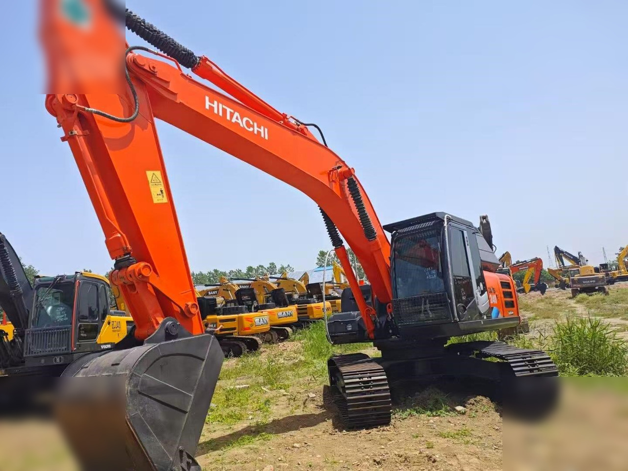 HITACHI ZX240 - Pelle sur chenille: photos 3 HITACHI ZX240 - Pelle sur chenille: photos 3