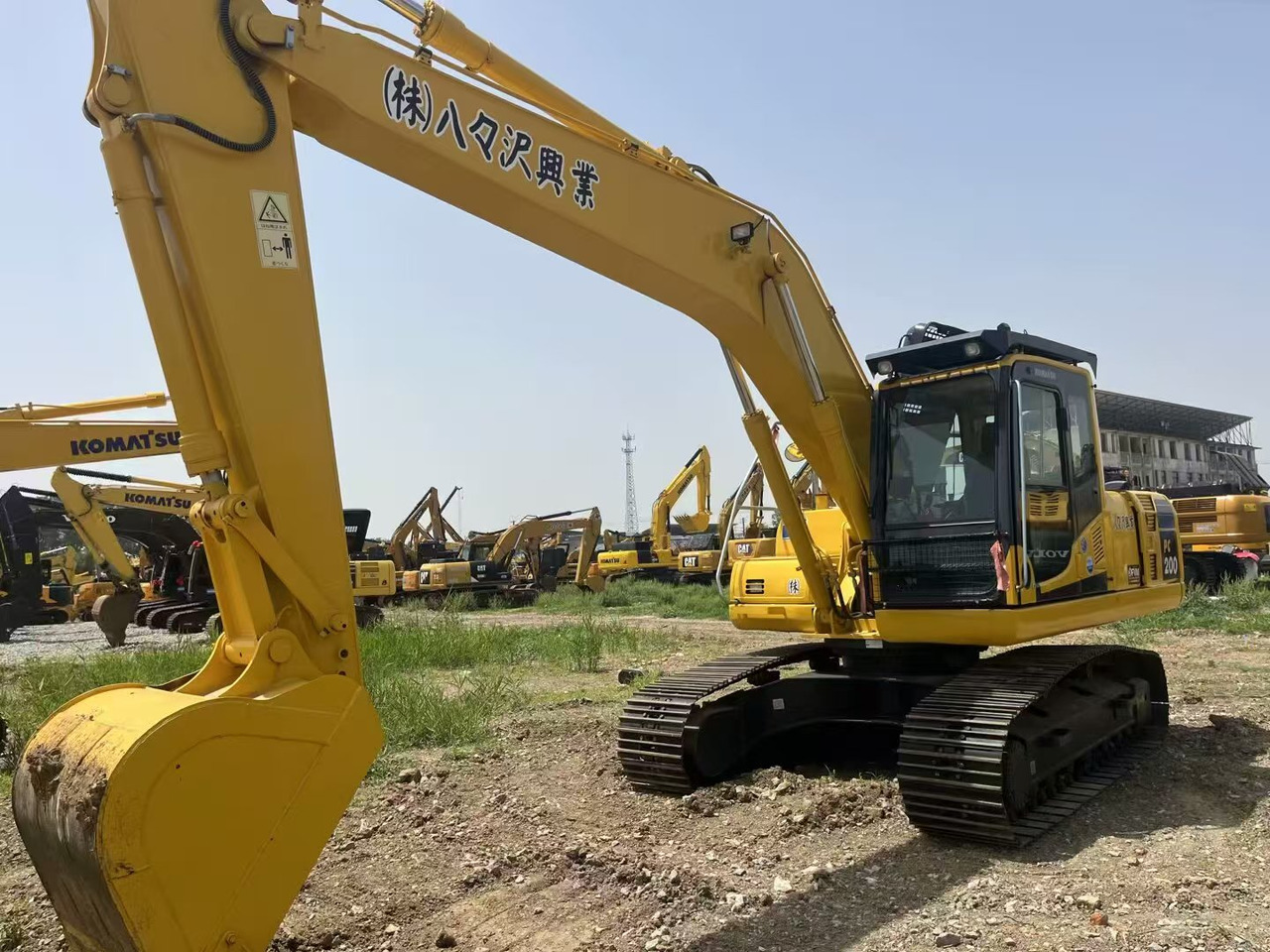 Pelle sur chenille KOMATSU pc200: photos 24