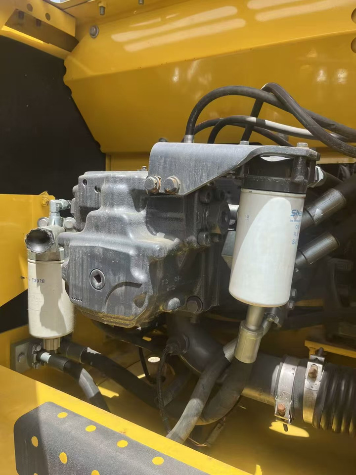 Pelle sur chenille KOMATSU pc200: photos 23
