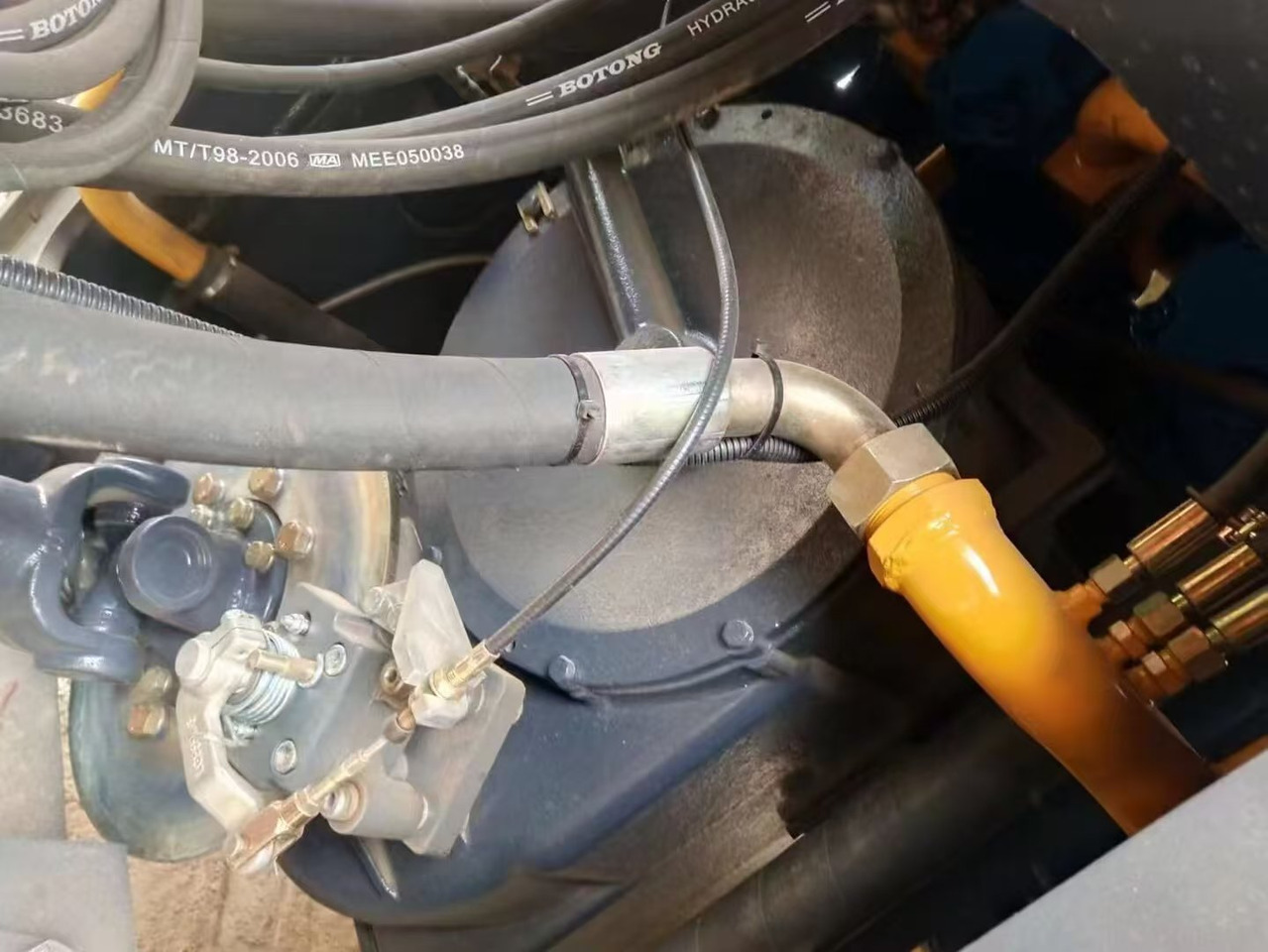LONKING 885 - Chargeuse sur pneus: photos 5 LONKING 885 - Chargeuse sur pneus: photos 5