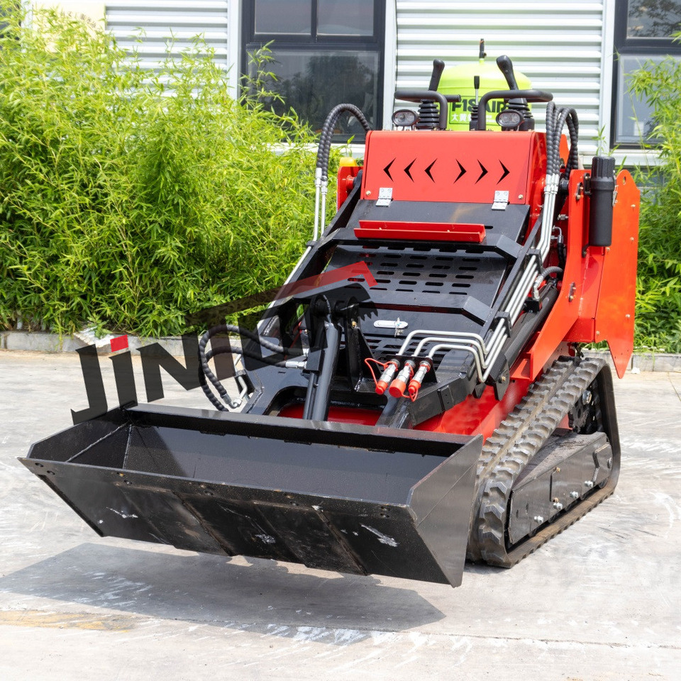 Powerful skid steer loader with different attachments - Chargeuse compacte sur chenilles: photos 2 Powerful skid steer loader with different attachments - Chargeuse compacte sur chenilles: photos 2