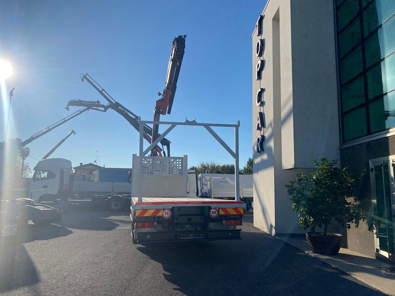 IVECO AD260S36 - Camion grue: photos 5 IVECO AD260S36 - Camion grue: photos 5