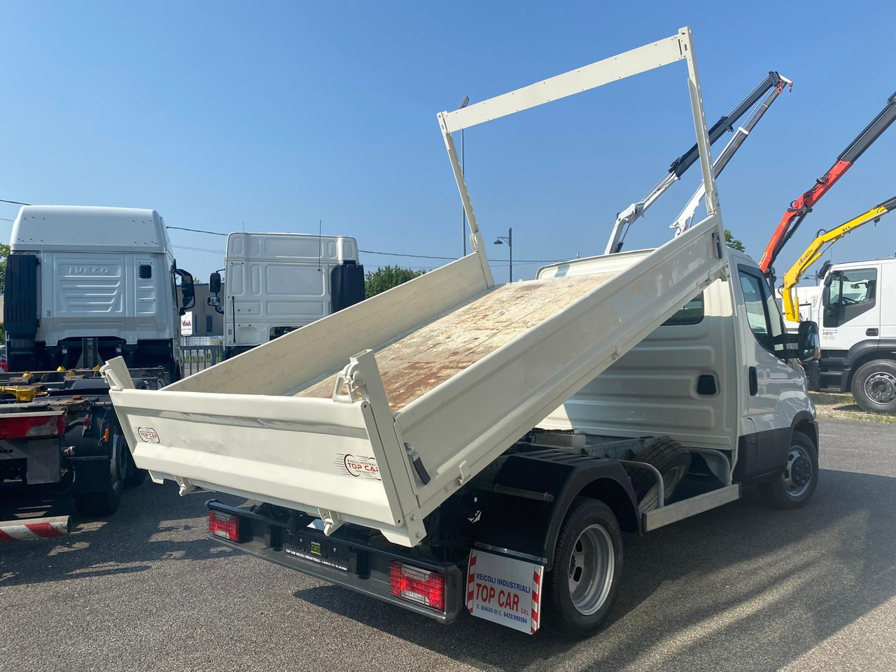IVECO DAILY 35C12 - Utilitaire benne: photos 4 IVECO DAILY 35C12 - Utilitaire benne: photos 4