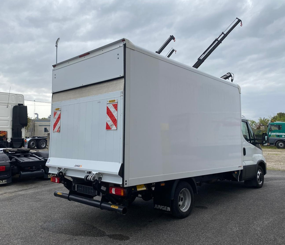 IVECO DAILY 35C16 - Fourgon utilitaire: photos 3 IVECO DAILY 35C16 - Fourgon utilitaire: photos 3