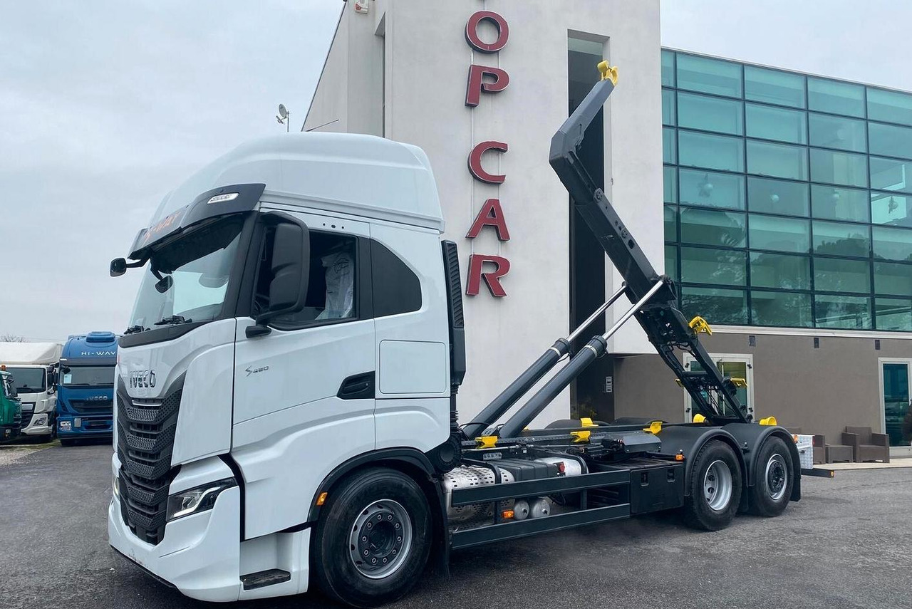 IVECO S-WAY 480 SCARRABILE FULL PNEUMATIC EURO 6 - Camion ampliroll: photos 1 IVECO S-WAY 480 SCARRABILE FULL PNEUMATIC EURO 6 - Camion ampliroll: photos 1
