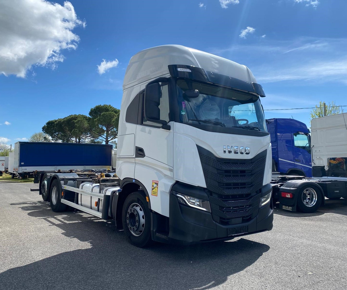 IVECO S-WAY AS260S48 - Châssis cabine: photos 2 IVECO S-WAY AS260S48 - Châssis cabine: photos 2