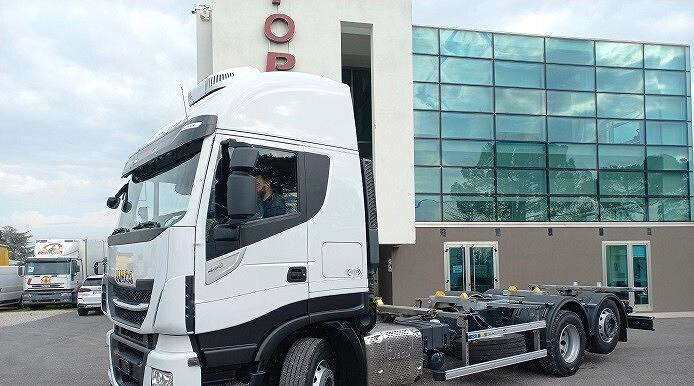 IVECO STRALIS AS260S48 A TELAIO FULL PNEUMATIC - Camion porte-conteneur/ Caisse mobile: photos 3 IVECO STRALIS AS260S48 A TELAIO FULL PNEUMATIC - Camion porte-conteneur/ Caisse mobile: photos 3