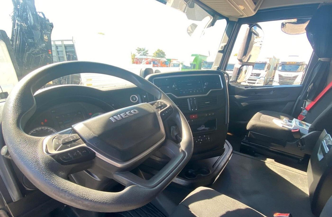 Tracteur routier IVECO S-WAY 480 TRATTORE STRADALE FULL PNEUMATICO: photos 6 Tracteur routier IVECO S-WAY 480 TRATTORE STRADALE FULL PNEUMATICO: photos 6