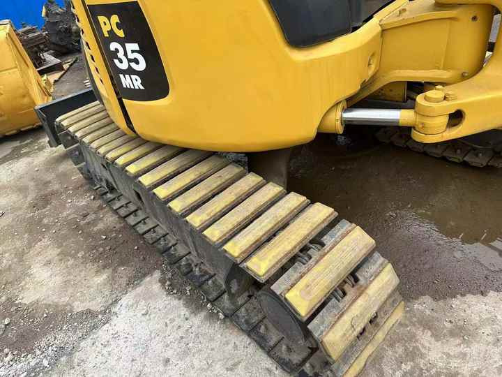 CE/EPA Certified! Komatsu Pc 35 Used Excavator komatsu Pc35 Mini 3 Ton Crawler Excavator with Rubber Track for Sale - Mini pelle: photos 5 CE/EPA Certified! Komatsu Pc 35 Used Excavator komatsu Pc35 Mini 3 Ton Crawler Excavator with Rubber Track for Sale - Mini pelle: photos 5