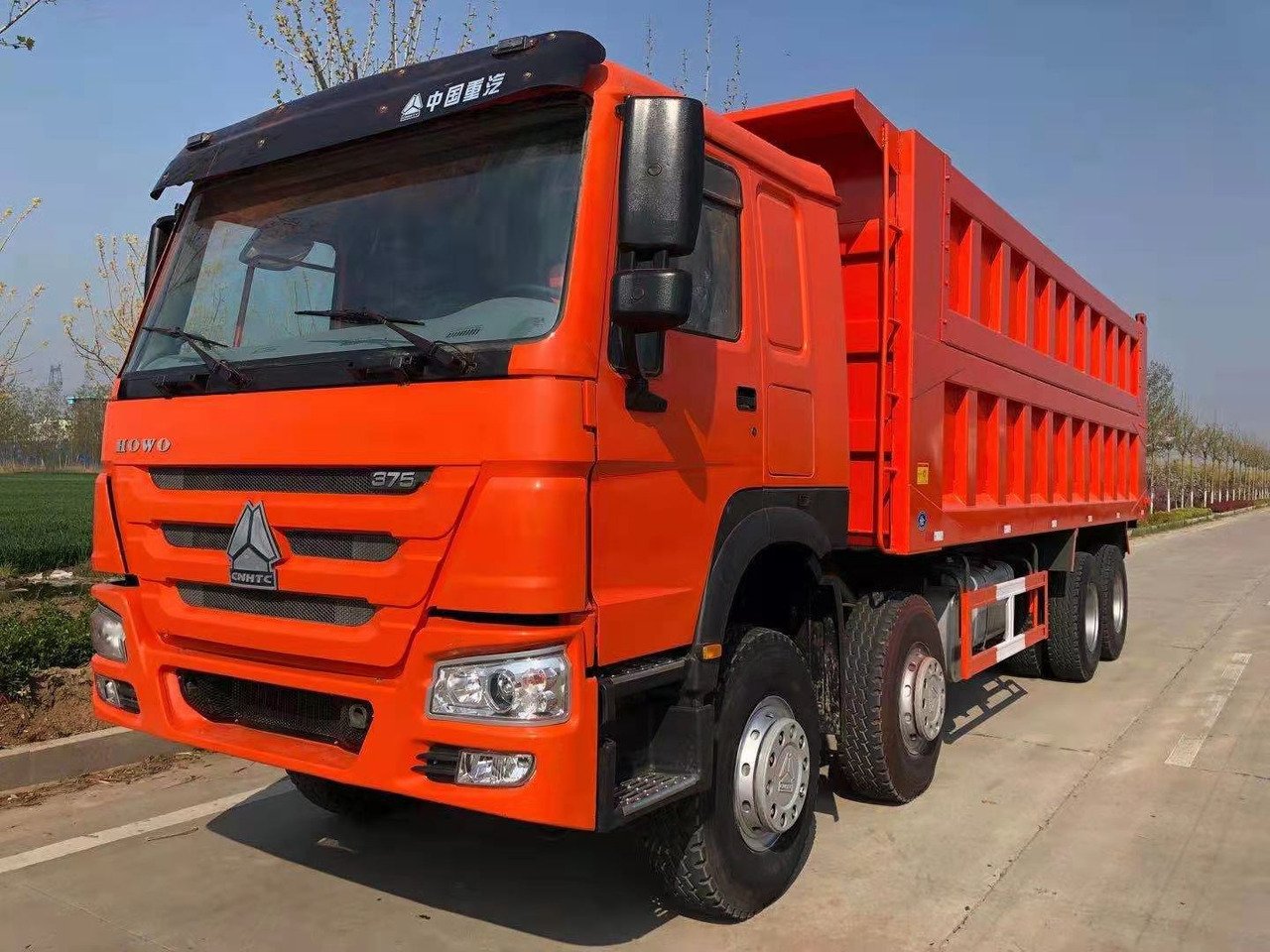 Howo China Brand Howo Dump 12 Wheeler 8x4 6x4 6 4 Sinotruk 371 Hp 375hp Sino Mine Tipper Truck for Sale - Camion: photos 1 Howo China Brand Howo Dump 12 Wheeler 8x4 6x4 6 4 Sinotruk 371 Hp 375hp Sino Mine Tipper Truck for Sale - Camion: photos 1