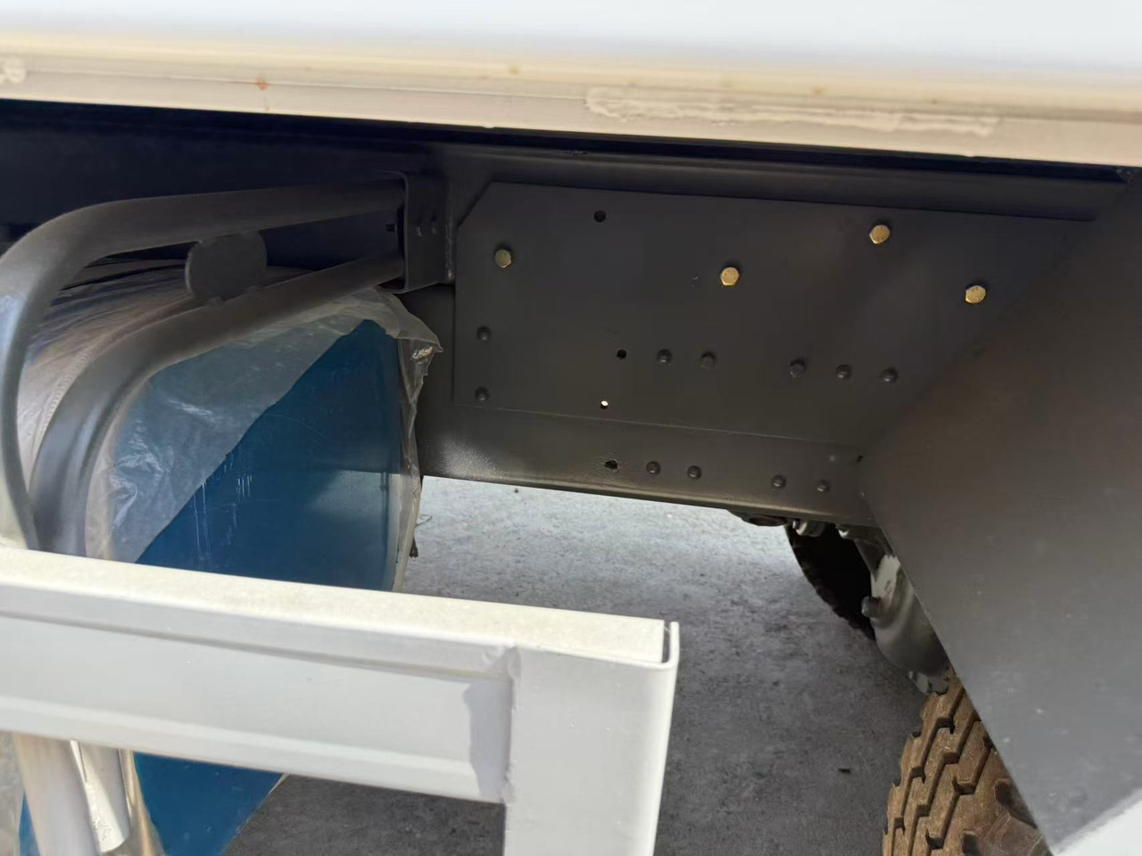 Howo howo China Brand Howo Dump 10 Wheeler 8x4 6x4 6 4 Sinotruk 371 Hp 375hp Sino Mine Tipper Truck for Sale - Camion: photos 3 Howo howo China Brand Howo Dump 10 Wheeler 8x4 6x4 6 4 Sinotruk 371 Hp 375hp Sino Mine Tipper Truck for Sale - Camion: photos 3