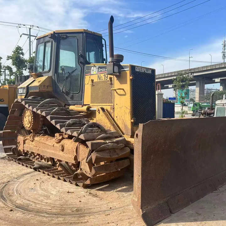 Good Condition D5M Mini Bulldozer New Crawler Bulldozer with Parts Price Bulldozers - Bulldozer: photos 4 Good Condition D5M Mini Bulldozer New Crawler Bulldozer with Parts Price Bulldozers - Bulldozer: photos 4