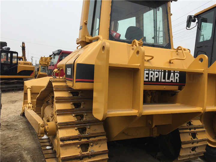Good Condition D6N Mini Bulldozer New Crawler Bulldozer with Parts Price Bulldozers - Bulldozer: photos 2 Good Condition D6N Mini Bulldozer New Crawler Bulldozer with Parts Price Bulldozers - Bulldozer: photos 2