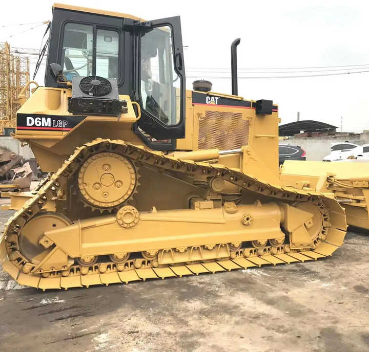 Good Condition D6m Mini Bulldozer New Crawler Bulldozer with Parts Price Bulldozers - Bulldozer: photos 2 Good Condition D6m Mini Bulldozer New Crawler Bulldozer with Parts Price Bulldozers - Bulldozer: photos 2