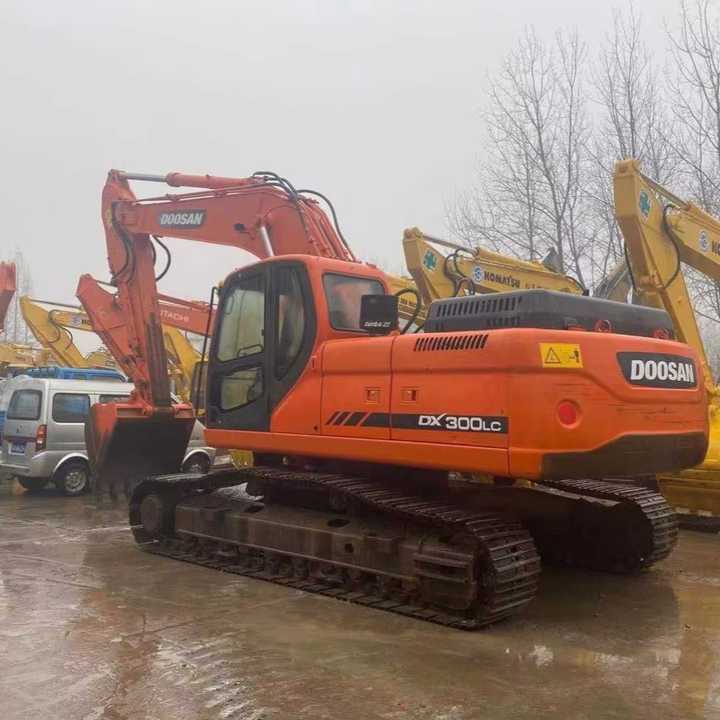 High Quality Doosan Big Size Excavator , Doosan 30ton Dx300lc Digging Machine , Doosan Excavator for Sale - Pelle sur chenille: photos 1 High Quality Doosan Big Size Excavator , Doosan 30ton Dx300lc Digging Machine , Doosan Excavator for Sale - Pelle sur chenille: photos 1