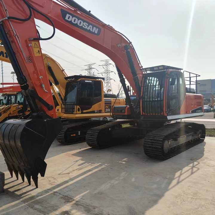 Korea Made Doosan Digger Dx300lc Doosan Used Machinery Excavator , Doosan Dx220 Dx300 Dx200 - Pelle sur chenille: photos 2 Korea Made Doosan Digger Dx300lc Doosan Used Machinery Excavator , Doosan Dx220 Dx300 Dx200 - Pelle sur chenille: photos 2