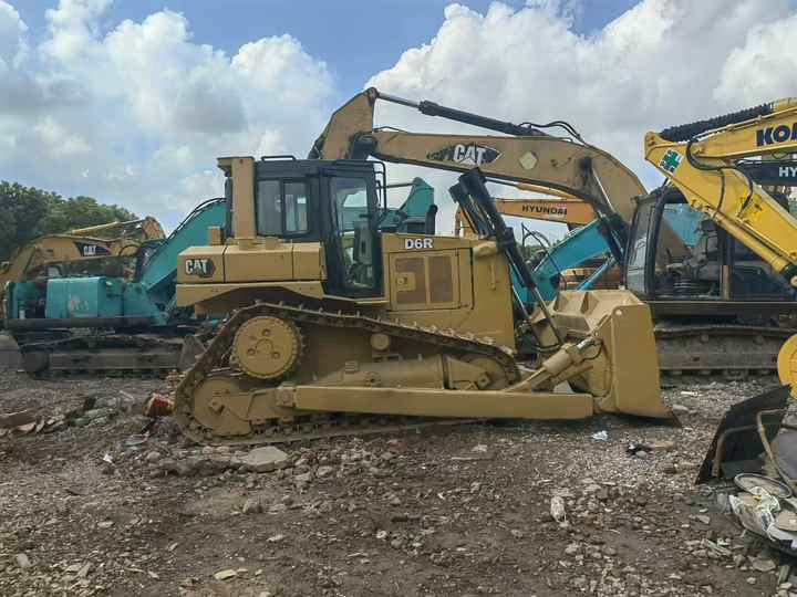 Original Japan Brand Cat D6r Bulldozer in Stock High Quality Cat D5 D6 D7 D10 Bulldozer for Sale - Bulldozer: photos 2 Original Japan Brand Cat D6r Bulldozer in Stock High Quality Cat D5 D6 D7 D10 Bulldozer for Sale - Bulldozer: photos 2
