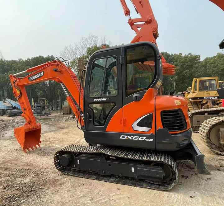 Second Hand Doosan Dx-60 Excavator for Sale - Pelle sur chenille: photos 3 Second Hand Doosan Dx-60 Excavator for Sale - Pelle sur chenille: photos 3