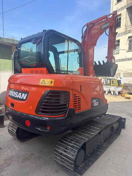 Second Hand Doosan Dx-60 Excavator for Sale - Pelle sur chenille: photos 2 Second Hand Doosan Dx-60 Excavator for Sale - Pelle sur chenille: photos 2