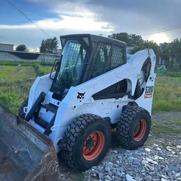 Used Bob Cat Bob Cat S300 Used Mini Skid Steer Wheel Loader Multifunctional Track Loaders Bobcat S300 - Mini chargeuse: photos 5 Used Bob Cat Bob Cat S300 Used Mini Skid Steer Wheel Loader Multifunctional Track Loaders Bobcat S300 - Mini chargeuse: photos 5