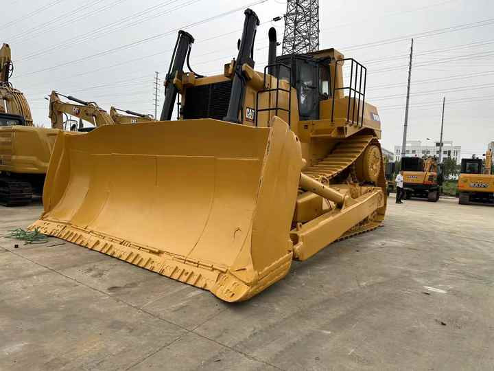 Used Caterpillar D10R Large Crawler Bulldozer Superior Performance Running Working Condition CAT D10R Bulldozer Hot Sale - Bulldozer: photos 3 Used Caterpillar D10R Large Crawler Bulldozer Superior Performance Running Working Condition CAT D10R Bulldozer Hot Sale - Bulldozer: photos 3